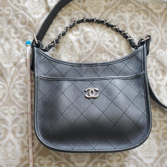 NWT New Chanel 2018 Black Metallic Quilted Leather Hobo Messenger Bag Authentic - Picture 9 of 11